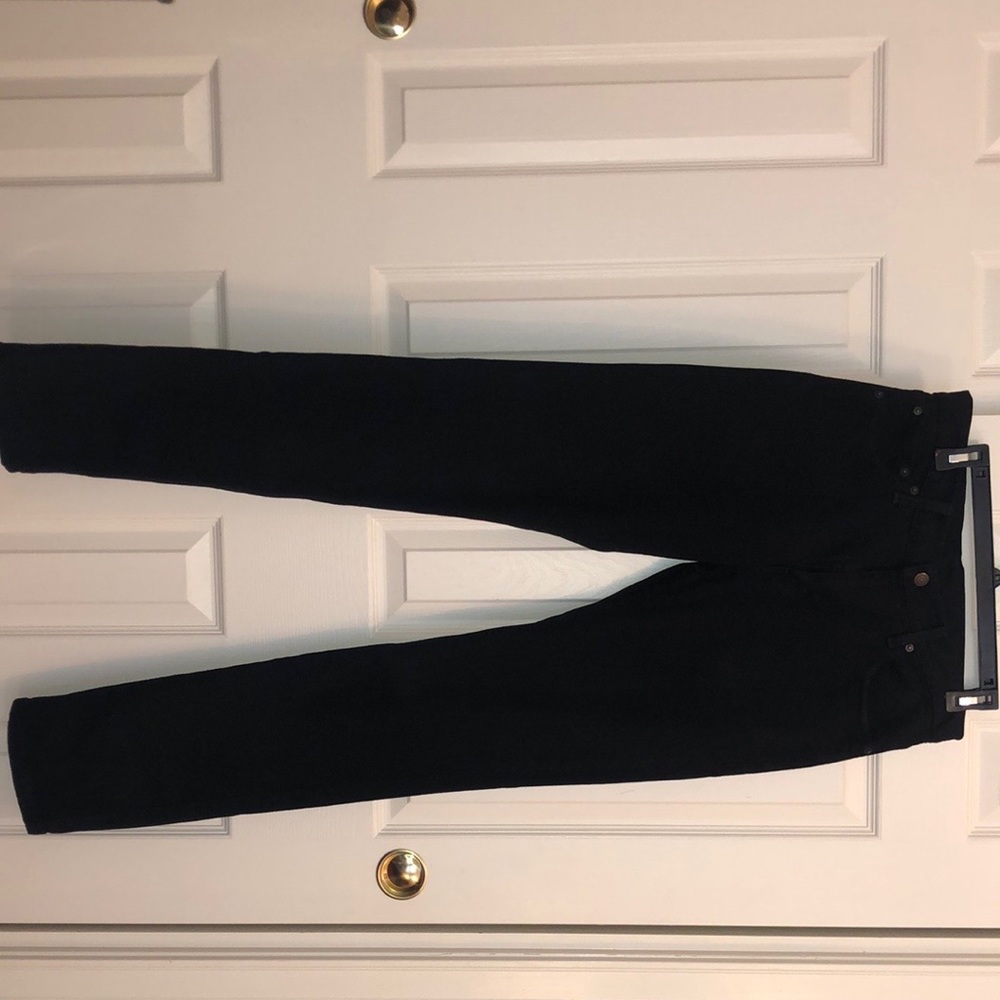 Levi Jeans.  Black.  Slim. 32W 34L
